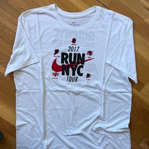 Men’s Nike Athletic Cut T-shirt